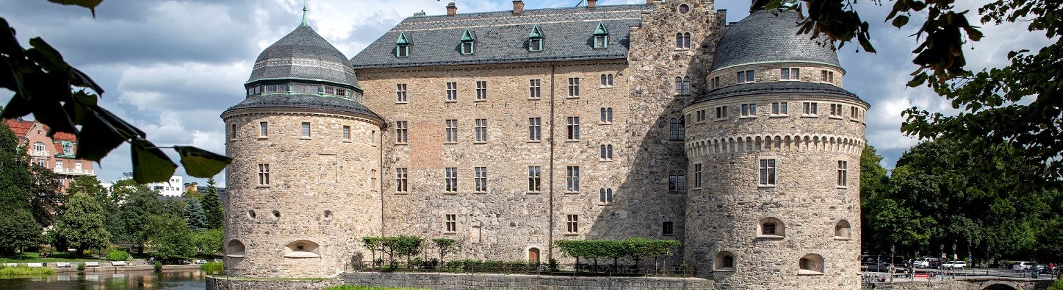 &Ouml;rebro slott beskuren.jpg